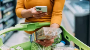 Tráfico de compradores en un supermercado Kroger