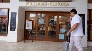 Tienda Williams-Sonoma donde el asistente de compra con IA Olive ayuda a los clientes