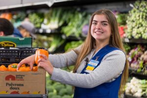 Etiquetas digitales de precio en góndola de Walmart